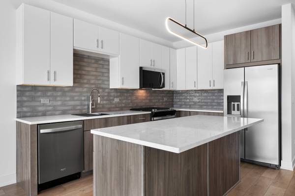 27 W Park BLVD #308, Villa Park, IL 60181