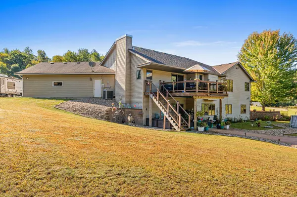 408 Johnson DR, Hudson, WI 54016