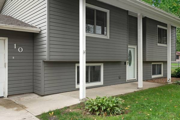 10 Radel PL, Owatonna, MN 55060
