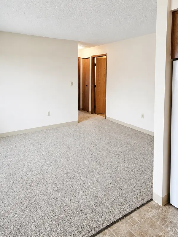 2169 Cecilee ST, Worthington, MN 56187