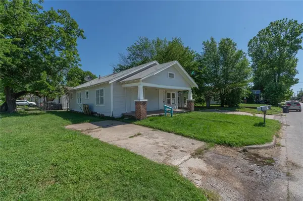 820 W Highland ST, Shawnee, OK 74801