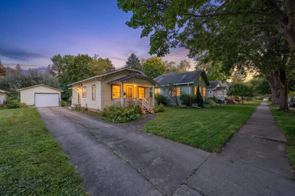 1231 ELIZA ST, Green Bay, WI 54301