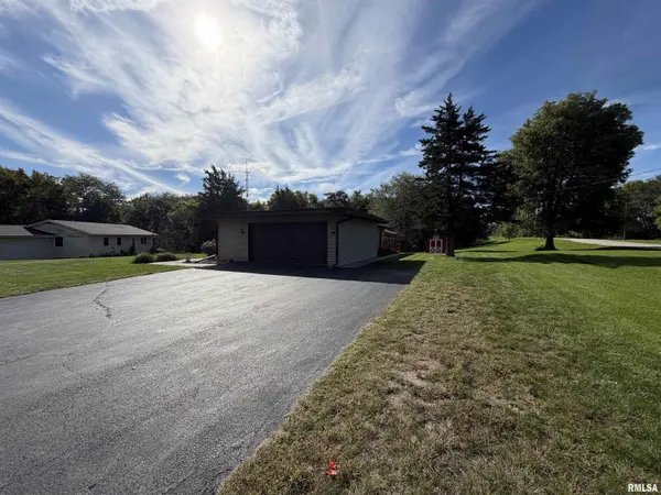 2540 S Lake Storey RD, Galesburg, IL 61401