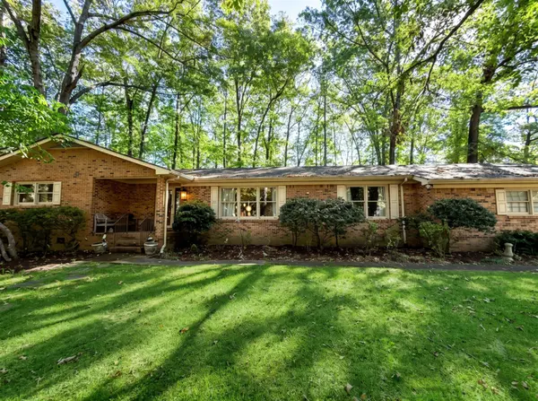 213 Regwood Dr, Tullahoma, TN 37388