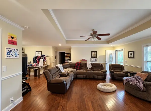 1660 Midway Rd, Smithville, TN 37166