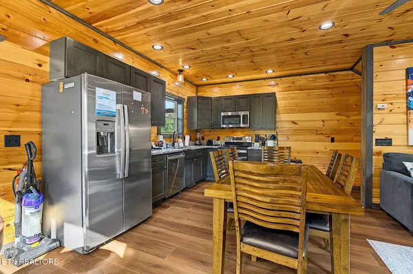 1864 Blue Tick Way, Sevierville, TN 37876