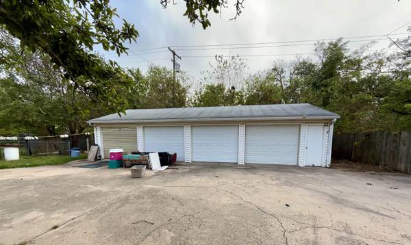 2218 S Water St, Wichita, KS 67213