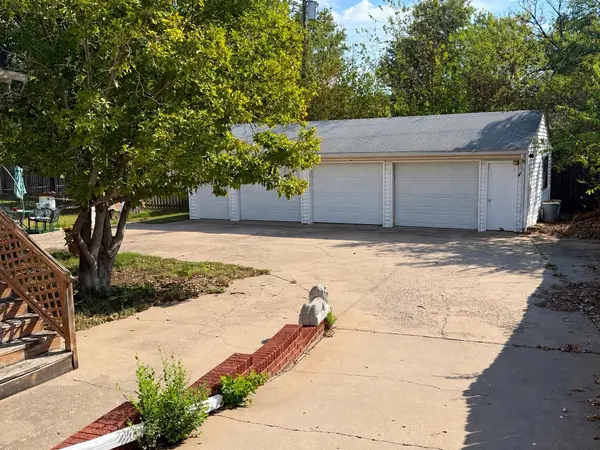 2218 S Water St, Wichita, KS 67213