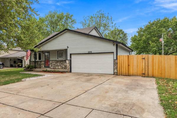 6403 N Wendell St, Park City, KS 67219
