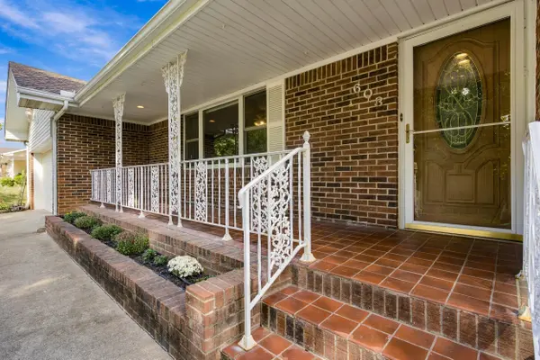 603 Learning LN, Monett, MO 65708