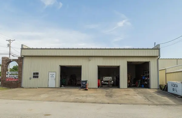 112 E Davis ST, Stockton, MO 65785