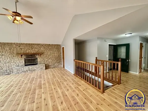 10132 Hickory RD, Ozawkie, KS 66070
