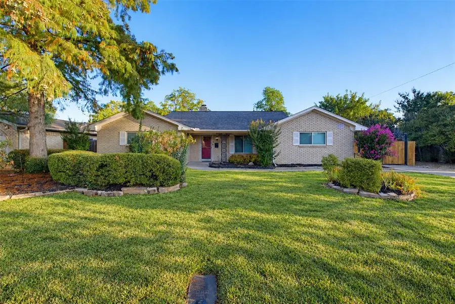 5005 Fall River Drive, Fort Worth, TX 76103