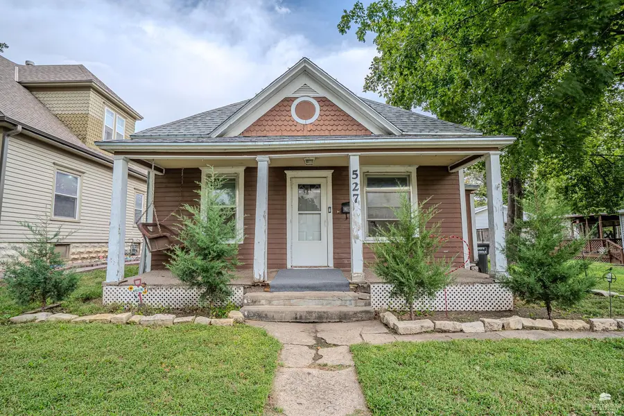 527 Frederick ST, Clay Center, KS 67432