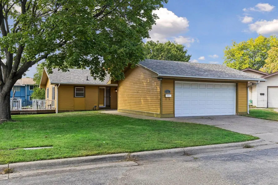 521 Central AVE W, Saint Paul, MN 55103