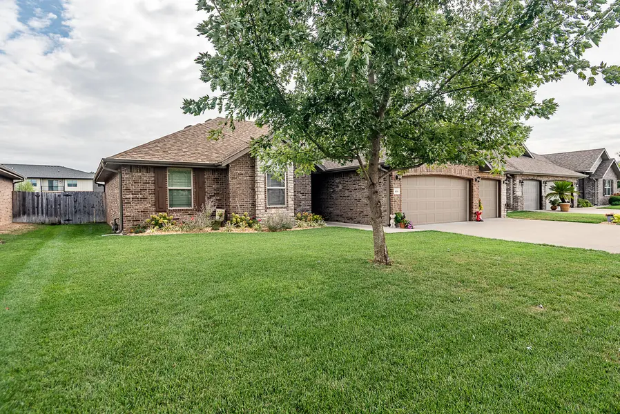 614 N Eagle Park DR, Nixa, MO 65714