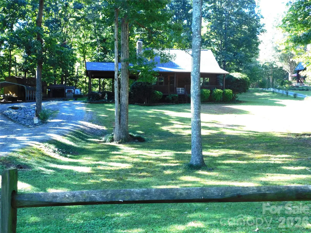 306 Chickasaw TRL, Maiden, NC 28650