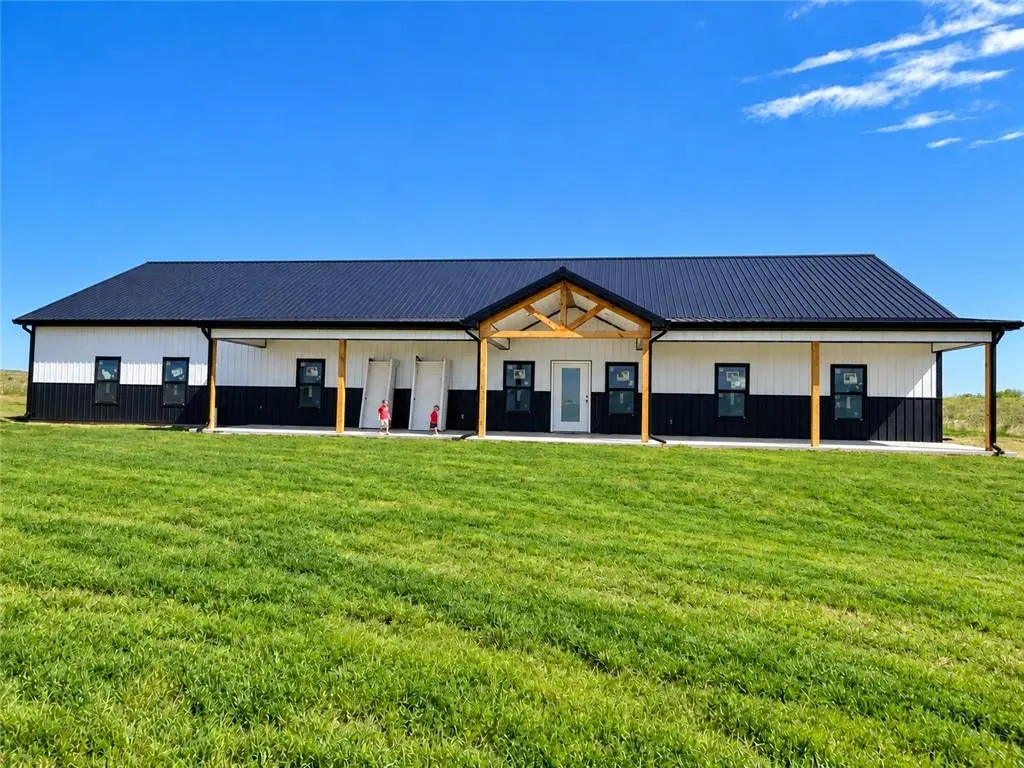 19908 Woodend RD, Linwood, KS 66052