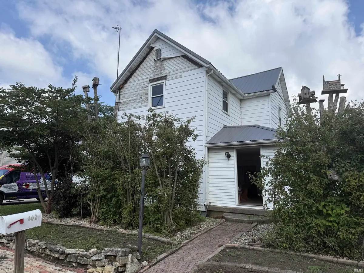 802 W Commercial ST, Hartford City, IN 47348