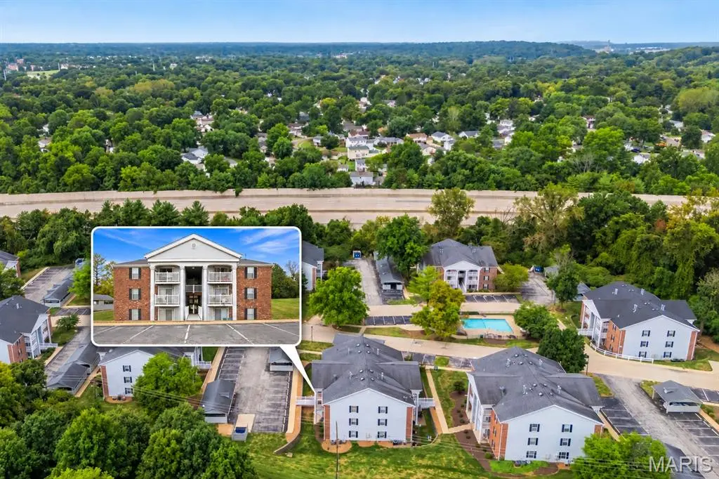 1936 Marine Terrace DR #K, Maryland Heights, MO 63146
