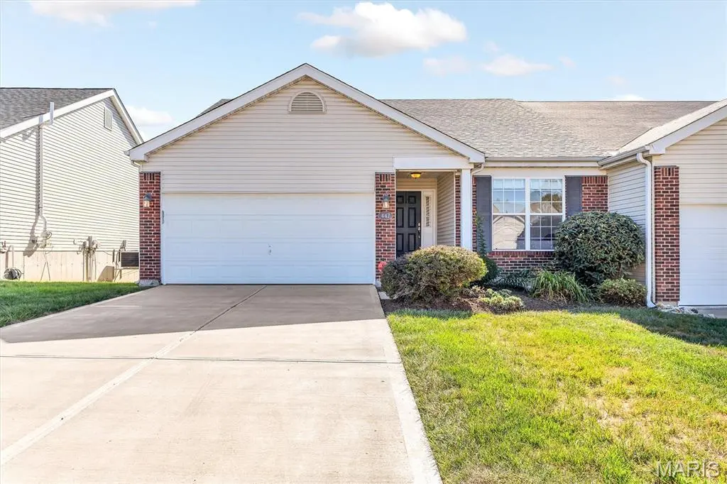 447 Angelique PL, St Charles, MO 63303