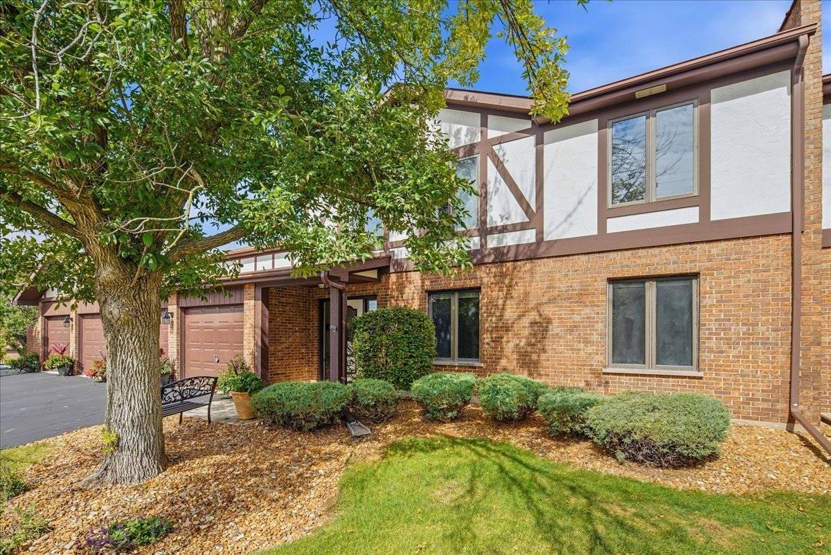 9810 Mill DR W #E1, Palos Park, IL 60464