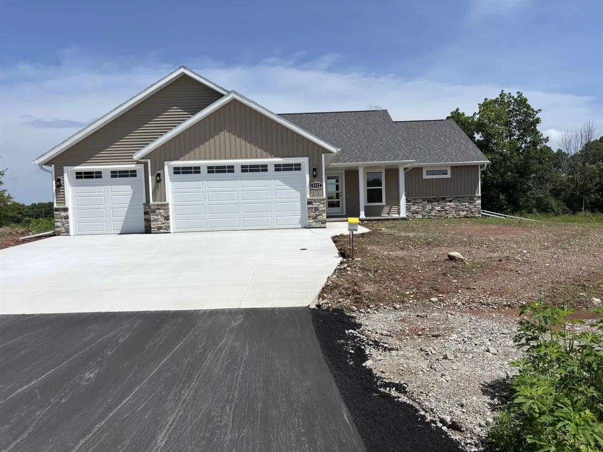 8322 MARLO AVE, Neenah, WI 54956