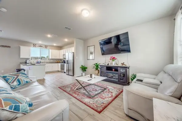 926 Hurstwood Drive, Van Alstyne, TX 75495