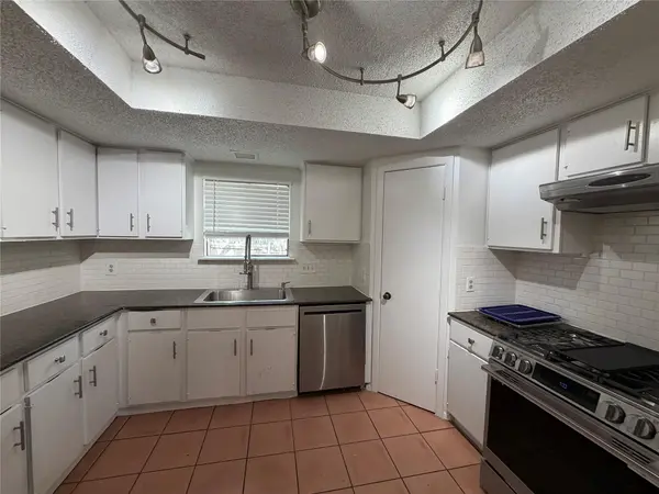 1211 Knollpark CIR, Austin, TX 78758