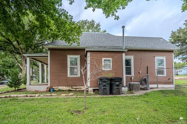 527 Frederick ST, Clay Center, KS 67432