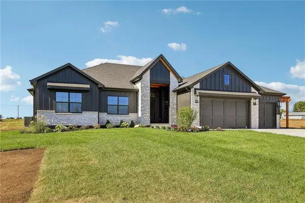 30409 E 138th ST, Lee's Summit, MO 64086