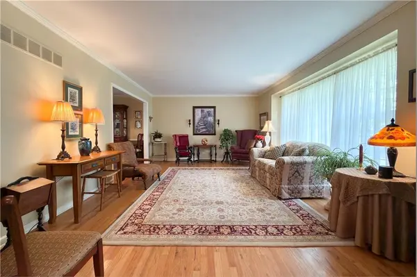 9220 Dearborn ST, Overland Park, KS 66207