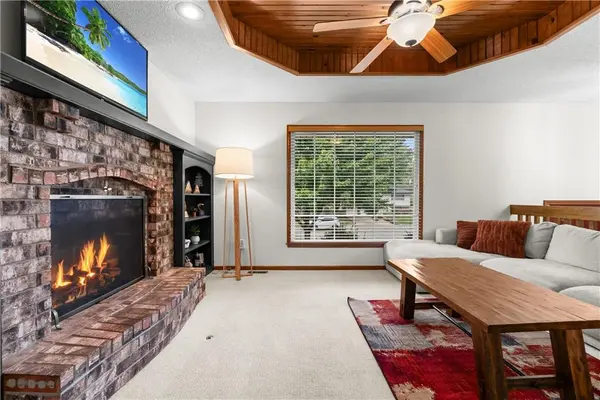 1405 1st TER, Lee's Summit, MO 64063