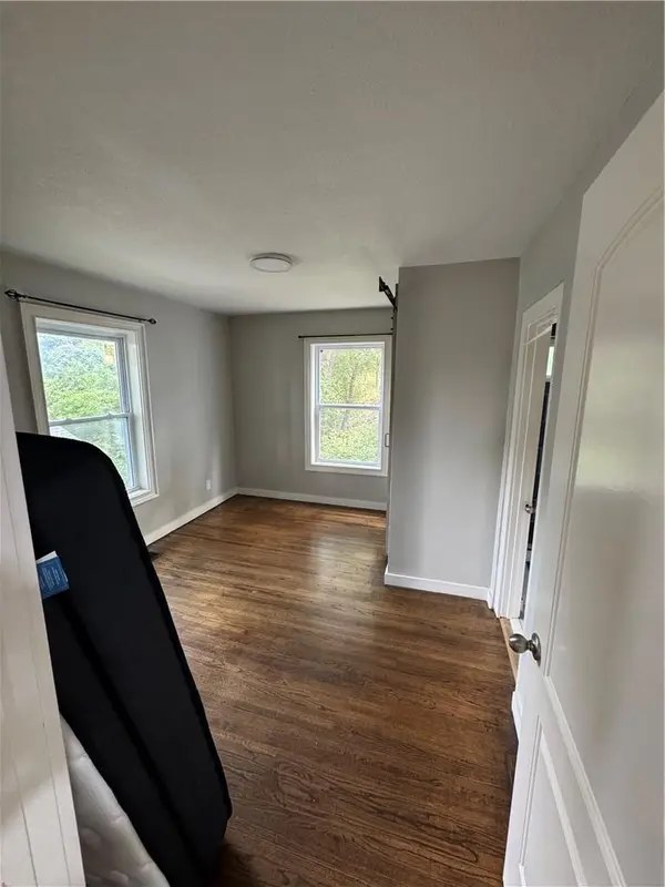 105 City Park DR, Kansas City, KS 66102