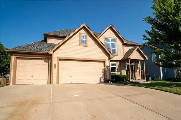 10760 N Laurel AVE, Kansas City, MO 64157