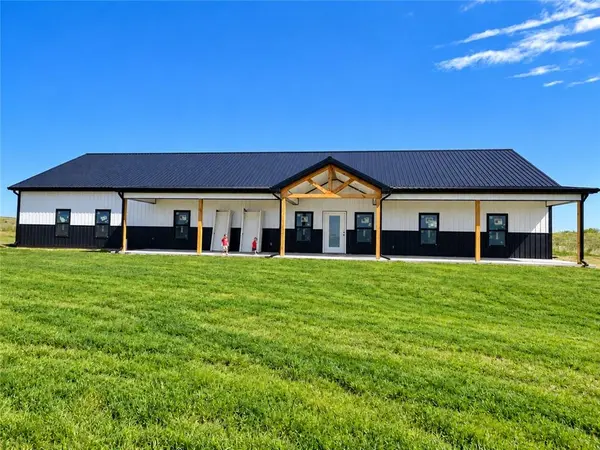 19908 Woodend RD, Linwood, KS 66052