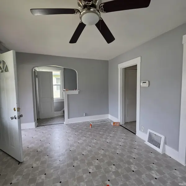 3613 Monroe ST, Fort Wayne, IN 46806