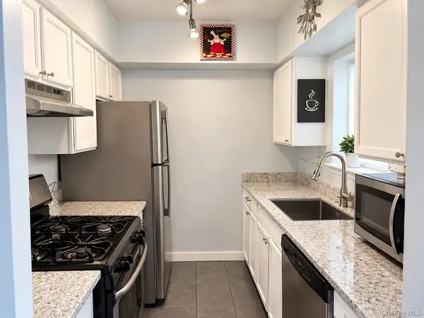 172 Beach 61st ST #1F, Arverne, NY 11692