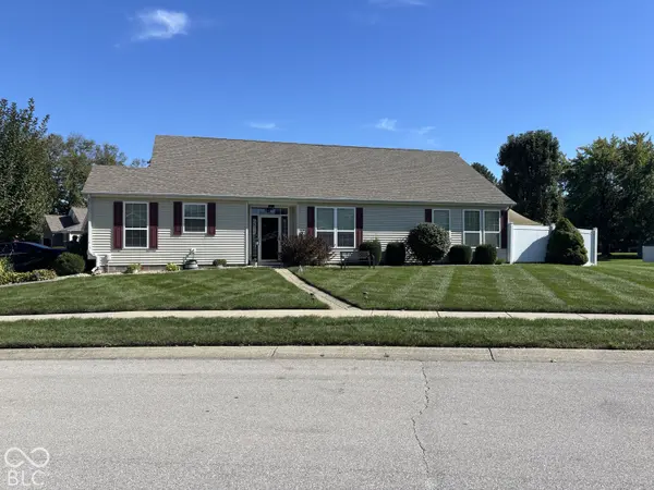 3233 Meridian Meadows RD, Greenwood, IN 46142
