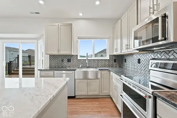 9802 Violet CIR, Indianapolis, IN 46239