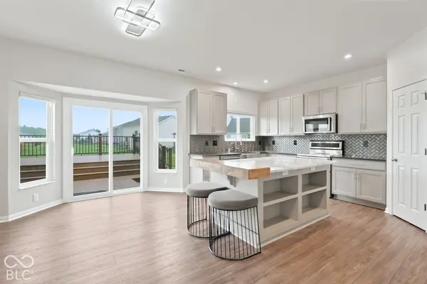 9802 Violet CIR, Indianapolis, IN 46239