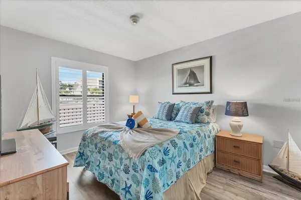 6480 MIDNIGHT PASS RD #311, Sarasota, FL 34242
