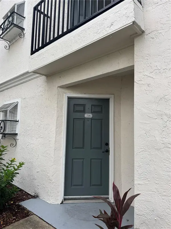 5128 CONROY RD #718, Orlando, FL 32811