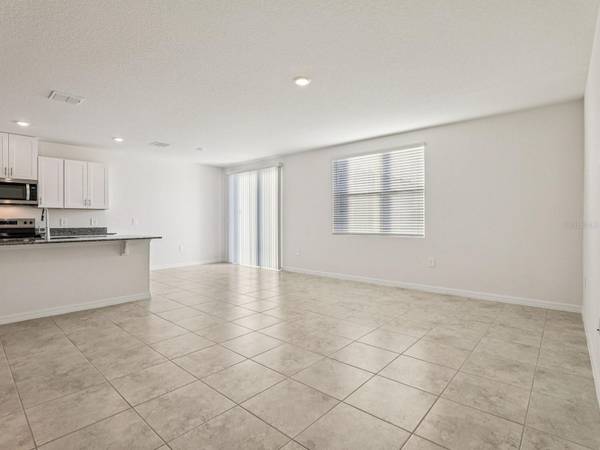1380 OAK VALLEY DR, Auburndale, FL 33823