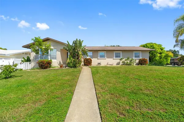 14331 APACHE AVE, Largo, FL 33774