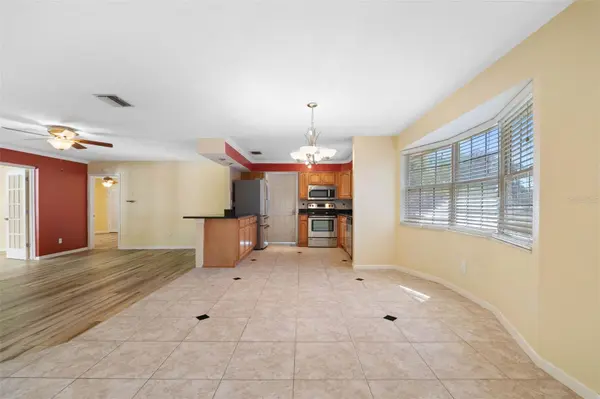 14331 APACHE AVE, Largo, FL 33774