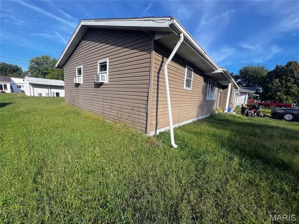 505 S Elm ST, Vandalia, MO 63382