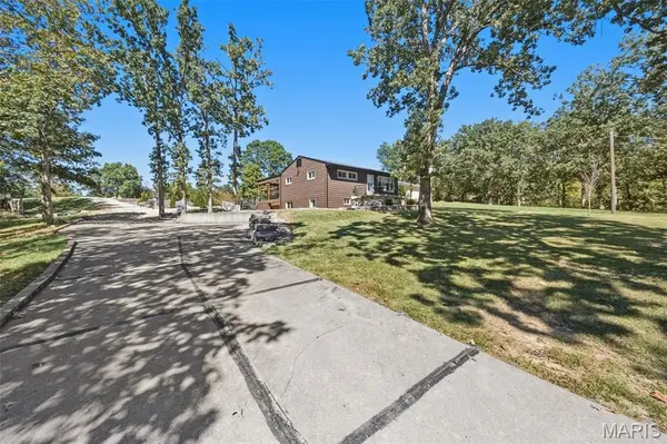 5985 N Lakeshore DR, Hillsboro, MO 63050