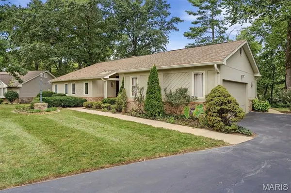 14619 Hunters PT, Chesterfield, MO 63017