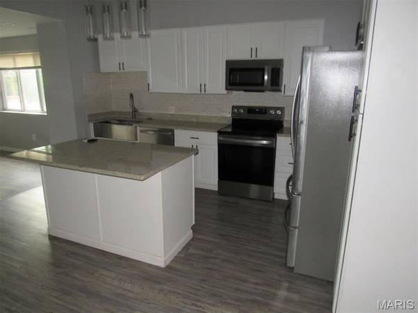 3249 Michigan AVE, St Louis, MO 63118
